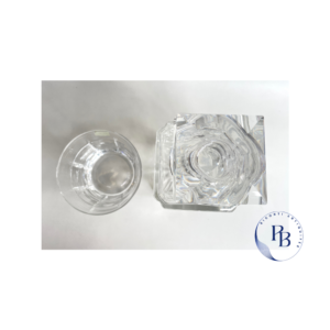 Verre sèvres en cristal ancien aux puces de paris Pamela Riconti art de la table puces de Clignancourt et puces de Saint Ouen à paris seau à glaçon carafe en whisky