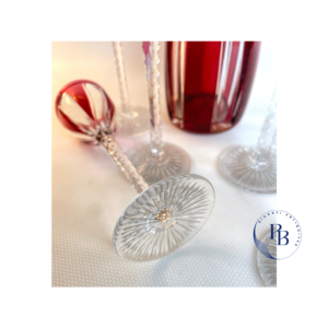 Verre sèvres en cristal ancien aux puces de paris Pamela Riconti art de la table puces de Clignancourt et puces de Saint Ouen à paris verrerie ancienne rose cristal framboise