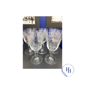 verre ancien moulé soufflé décor à la grecque, cristal ancien, paris, puces de saint ouen, art de la table, pamela riconti bernard, brocante en ligne, succession, débarras, antiquaire