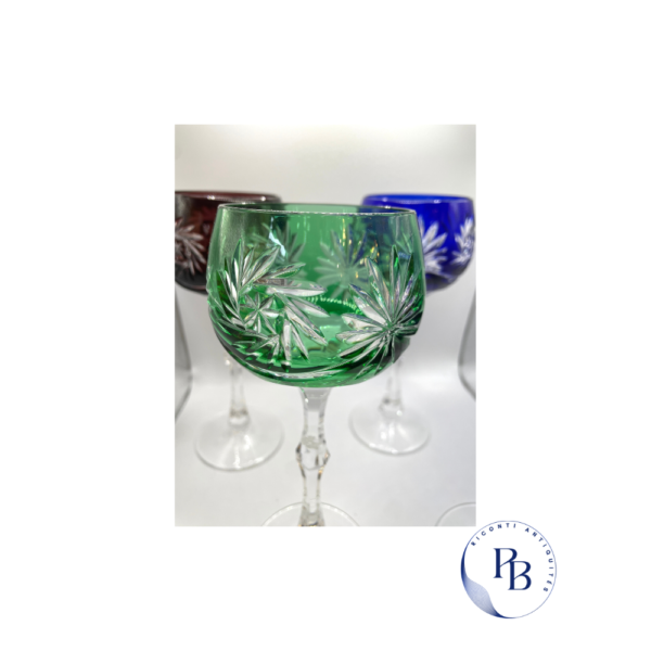 verre de couleur en cristal taillé, verre ancien de couleur, verre à vin ou a eau, art de la table, une belle table, pam aux puces de paris, cristal de l'est de la France